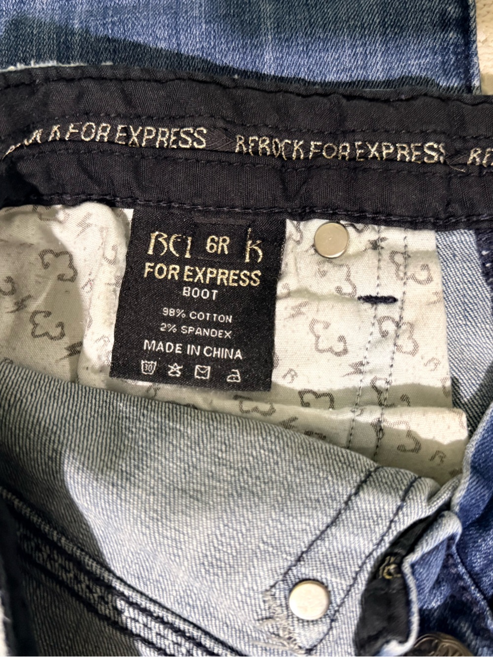 Low Rise Rerock for Express- Classic Mid Wash - Picture 6 of 6